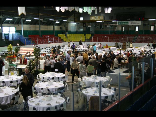 1000 personnes au souper au homard de la Fondation