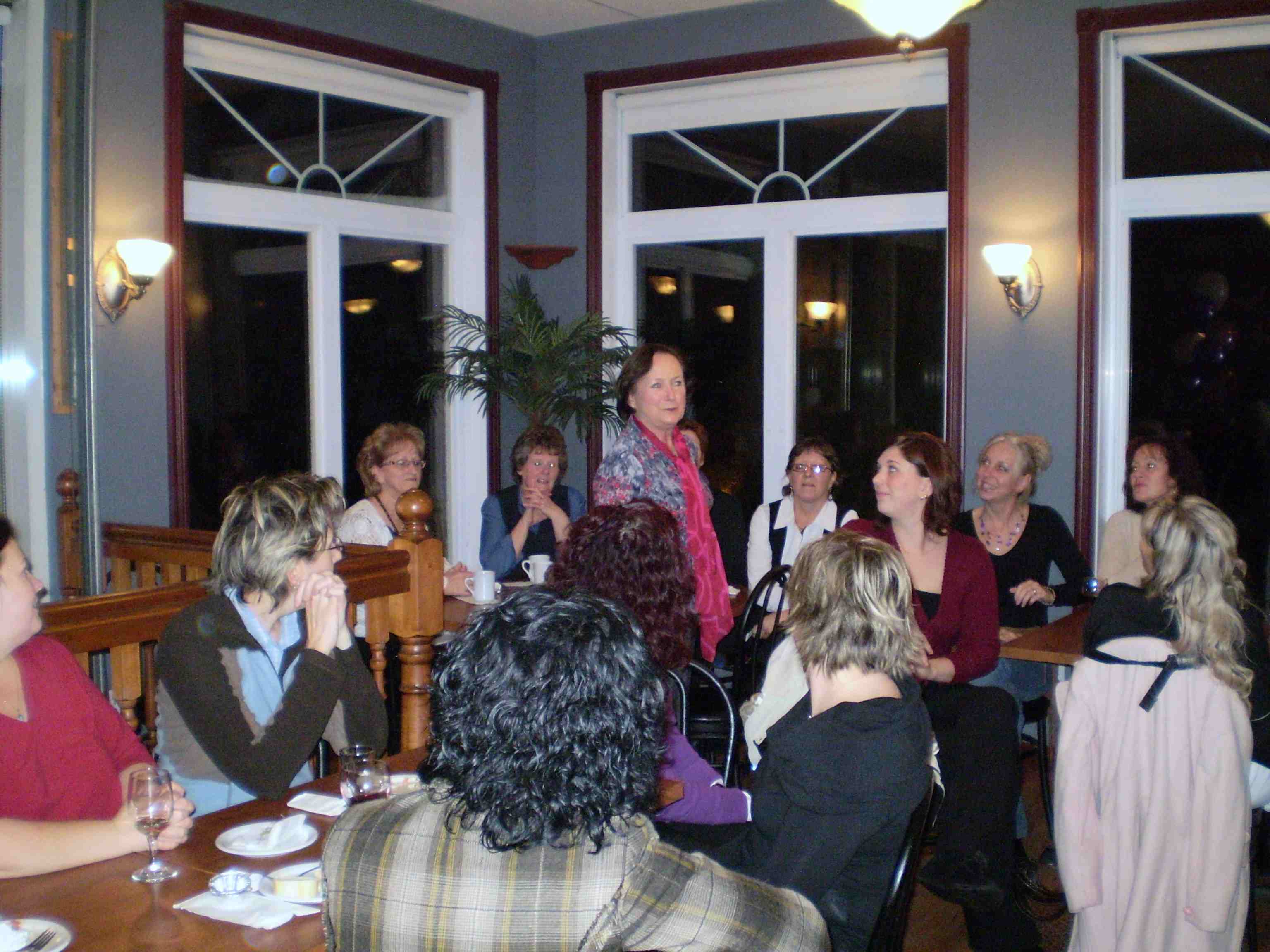 6 à 8 des femmes d'affaires de la région