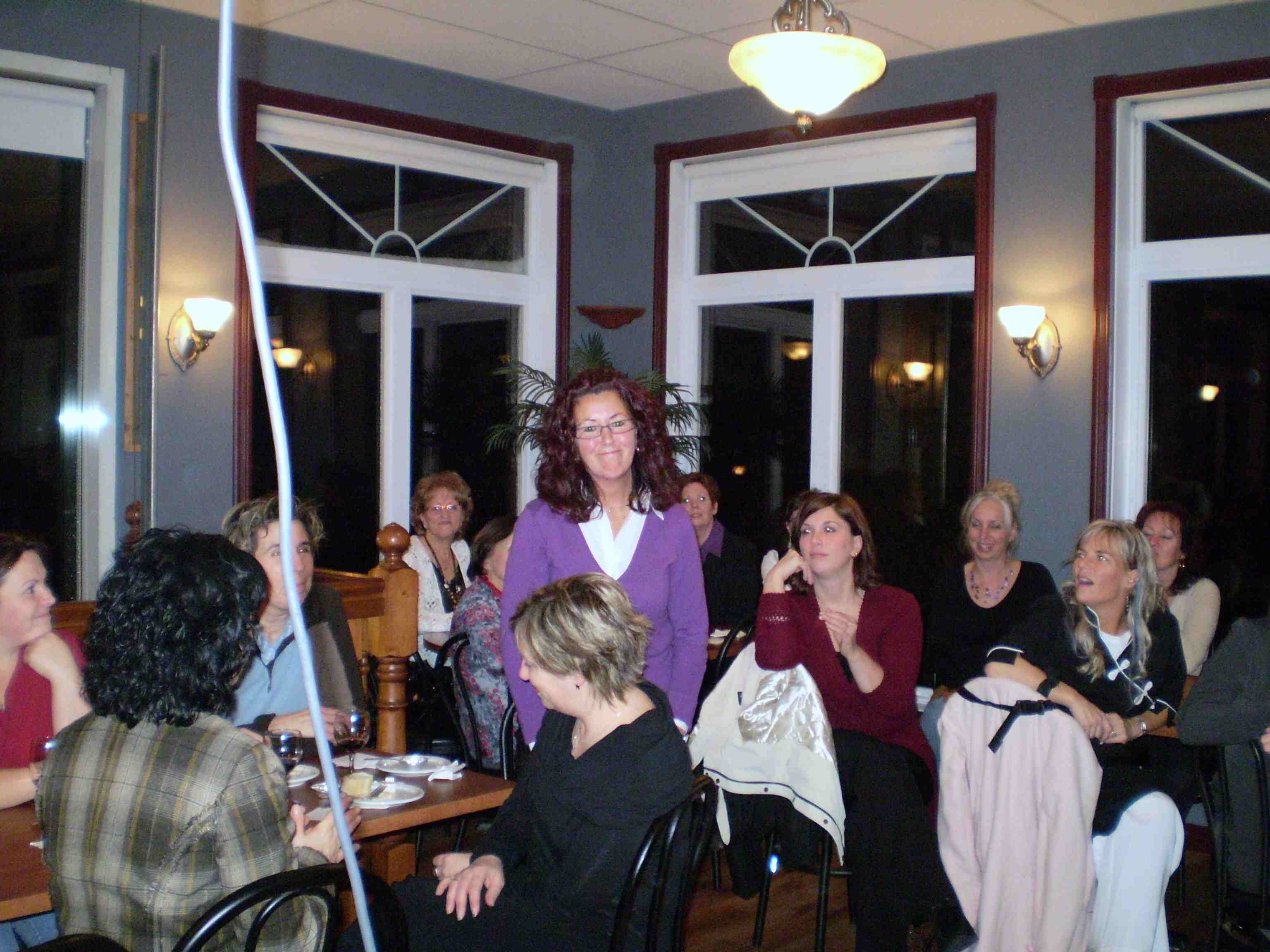 6 à 8 des femmes d'affaires de la région