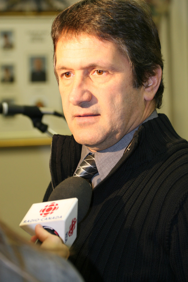 Alain Beaudin sous le feux des micros