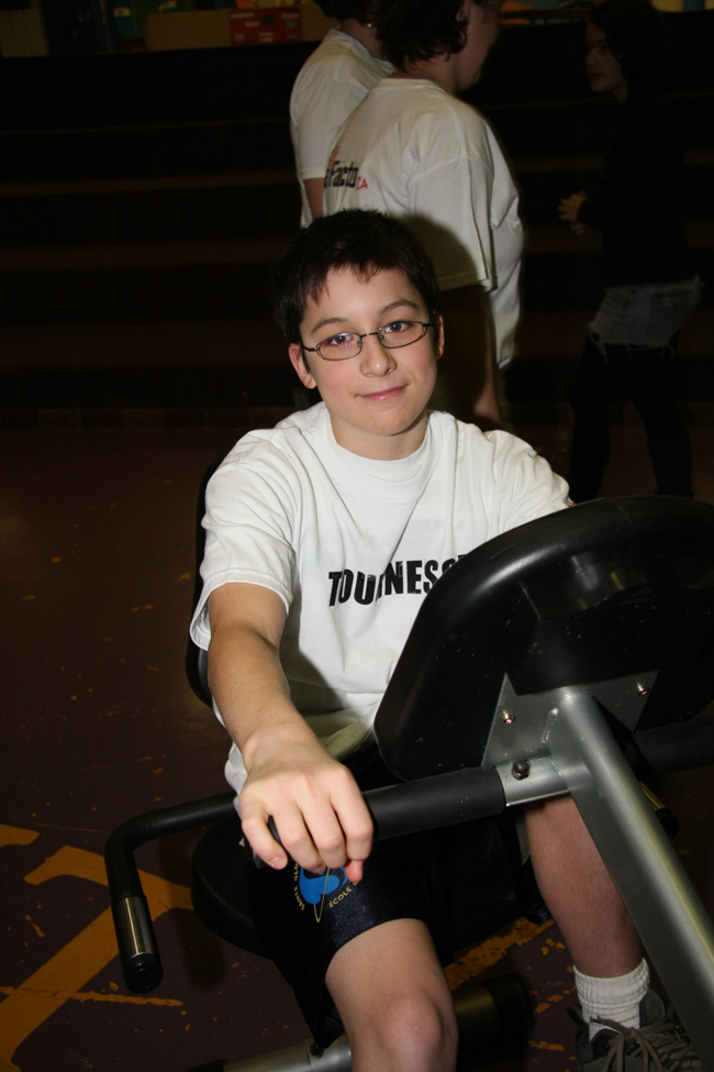 Avec le sourire... il pédallait faute de marcher
