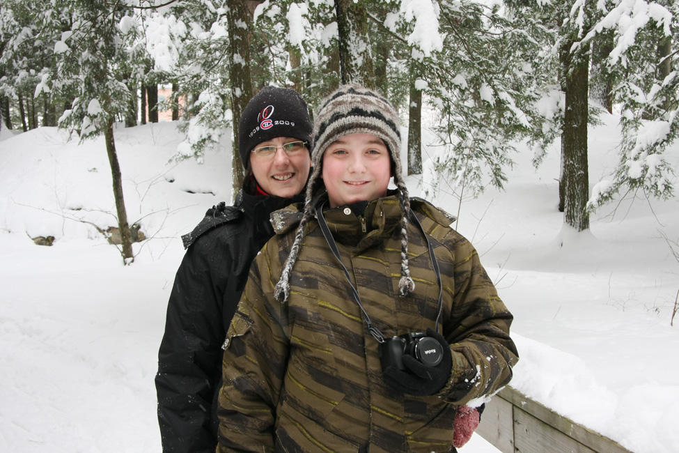 Randonneurs dans les sentiers de la Poudrière