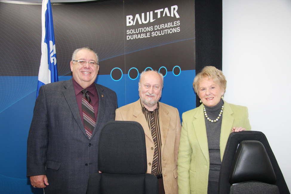 Conf de presse donnée par Baultar.  M Wheeler a salué l'investissement