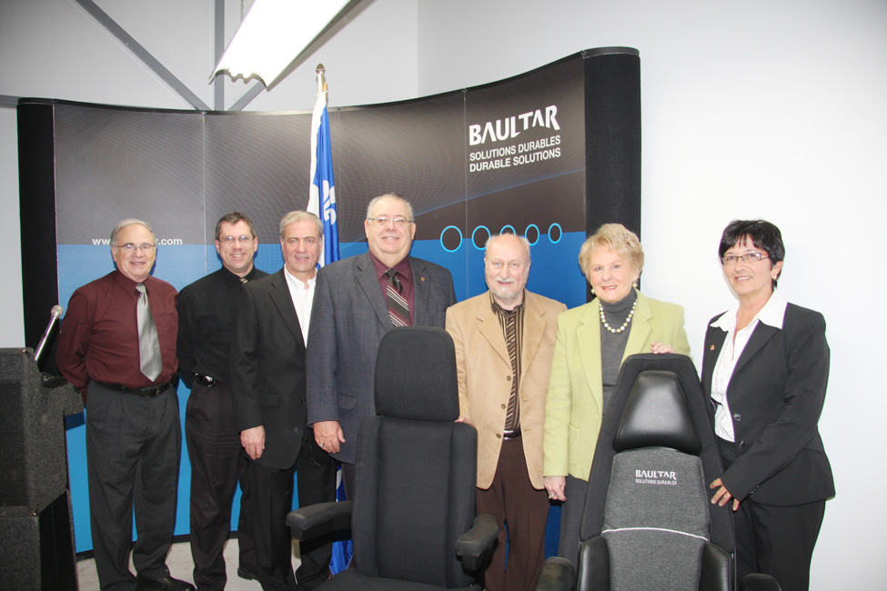 Conférence de presse donnée par Baultar. Les intervenants économiques présents