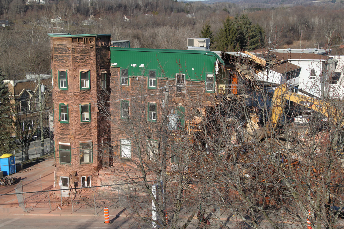 Le Château last call!