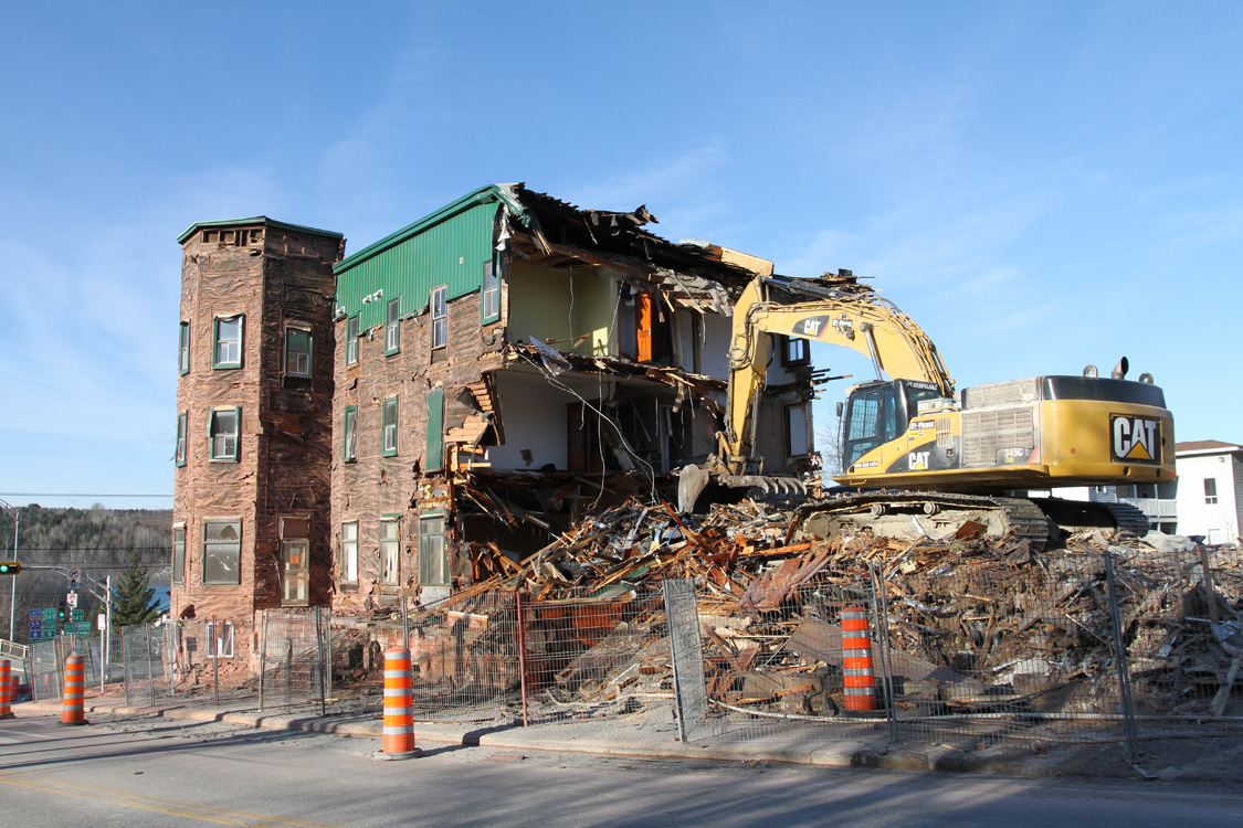 Le Château last call!