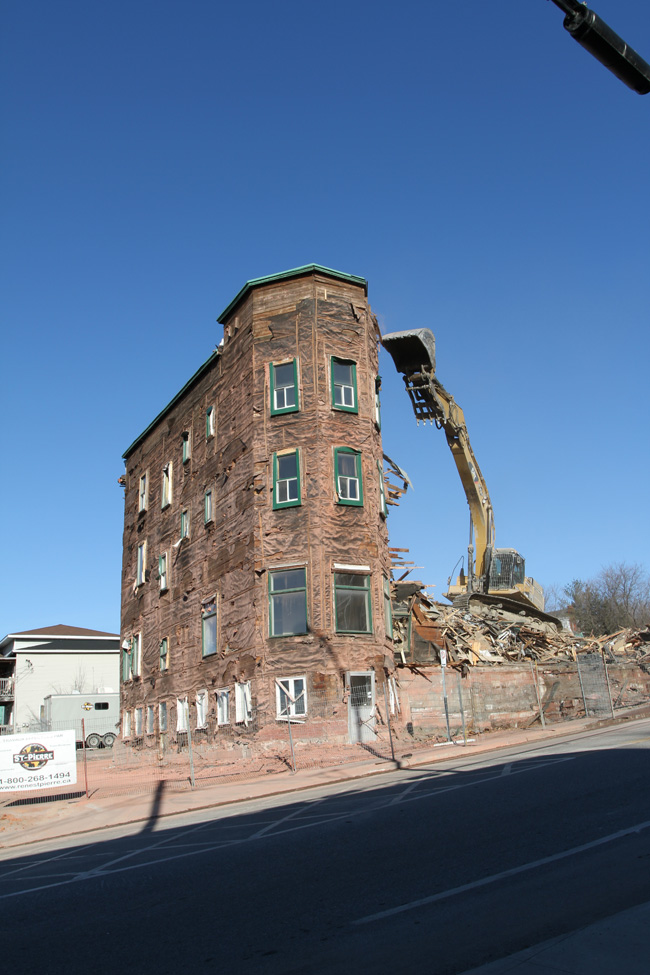 Le Château last call!