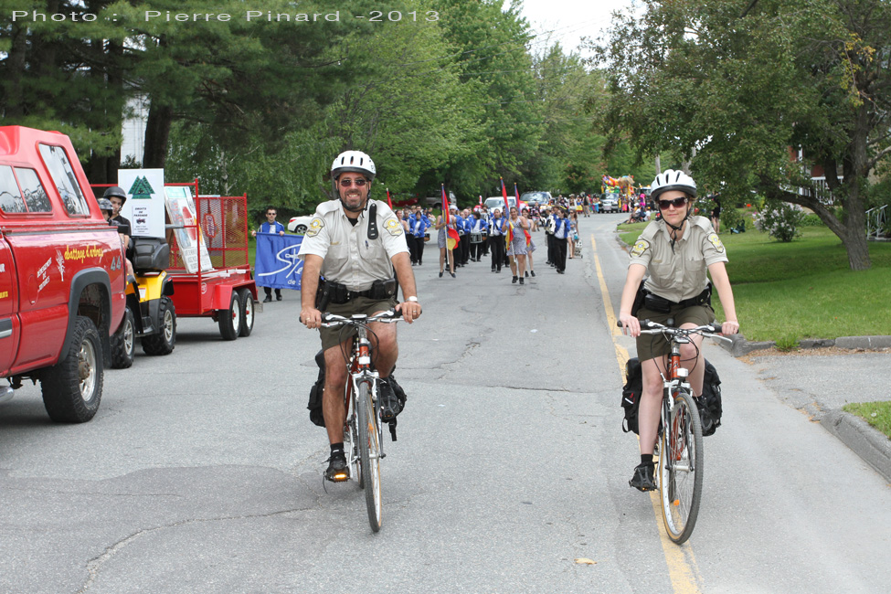 Parade du Festival du Papier 2013