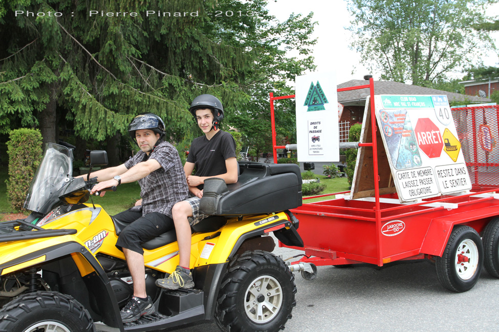 Parade du Festival du Papier 2013