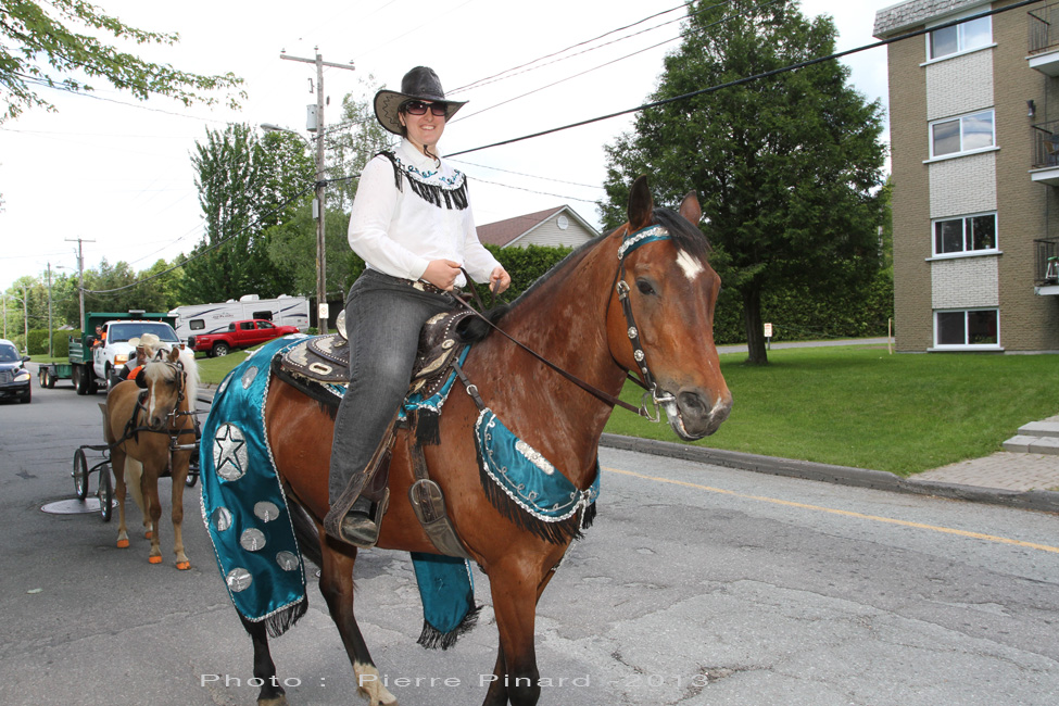 Parade du Festival du Papier 2013