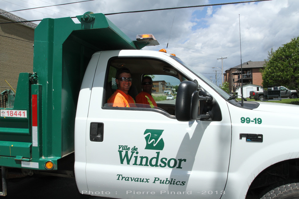 Parade du Festival du Papier 2013