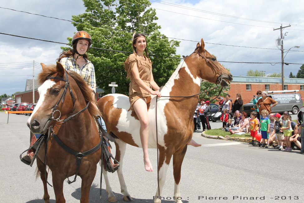 Parade du Festival du Papier 2013
