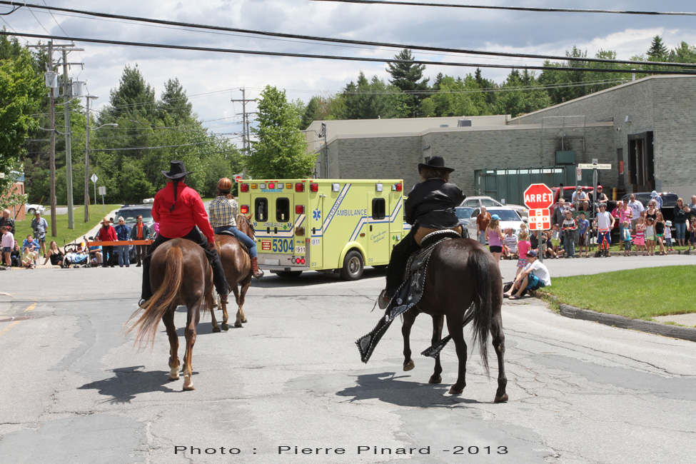 Parade du Festival du Papier 2013
