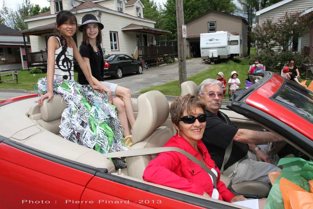 Parade du Festival du Papier 2013