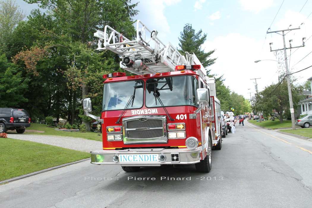 Parade du Festival du Papier 2013