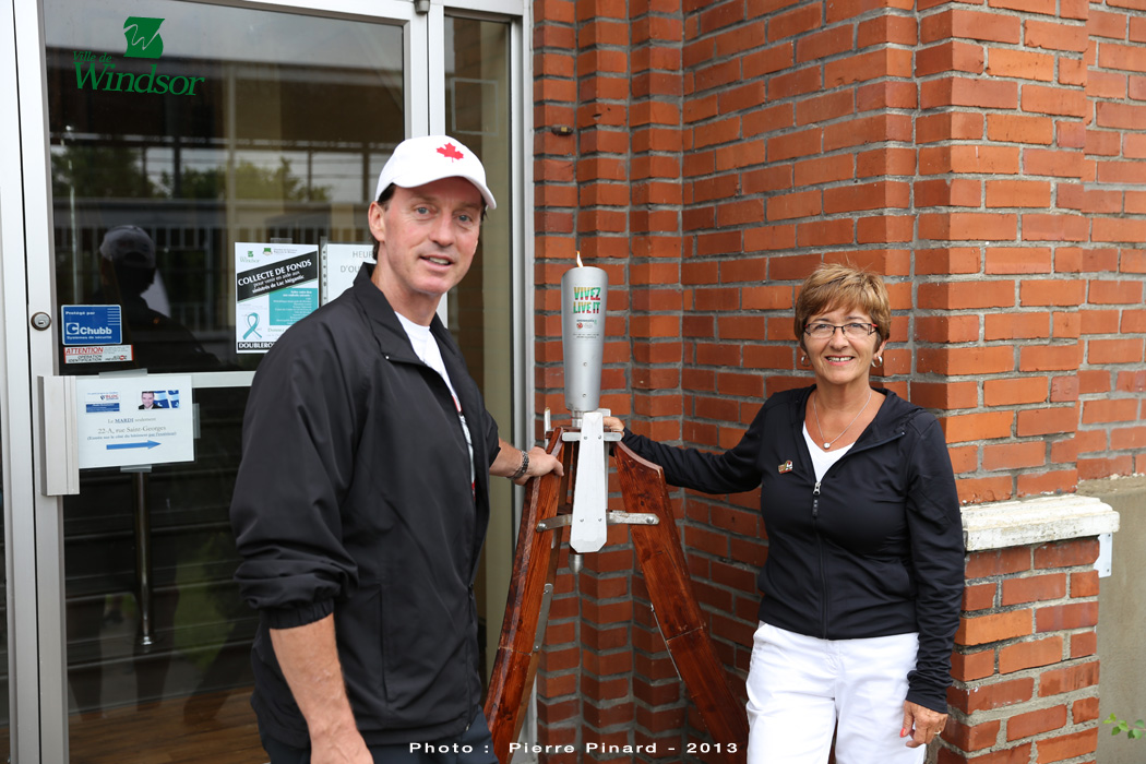 Marc Fortier portait la flamme des jeux du Canada à Windsor