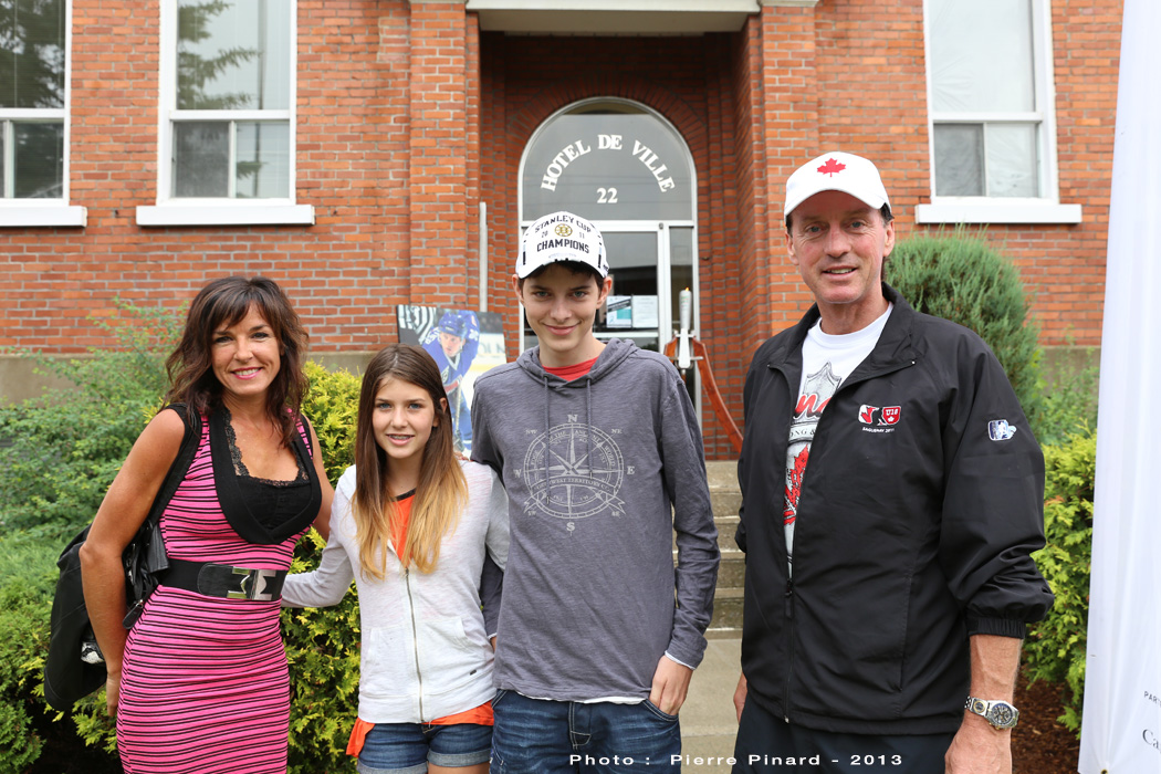 Marc Fortier portait la flamme des jeux du Canada à Windsor
