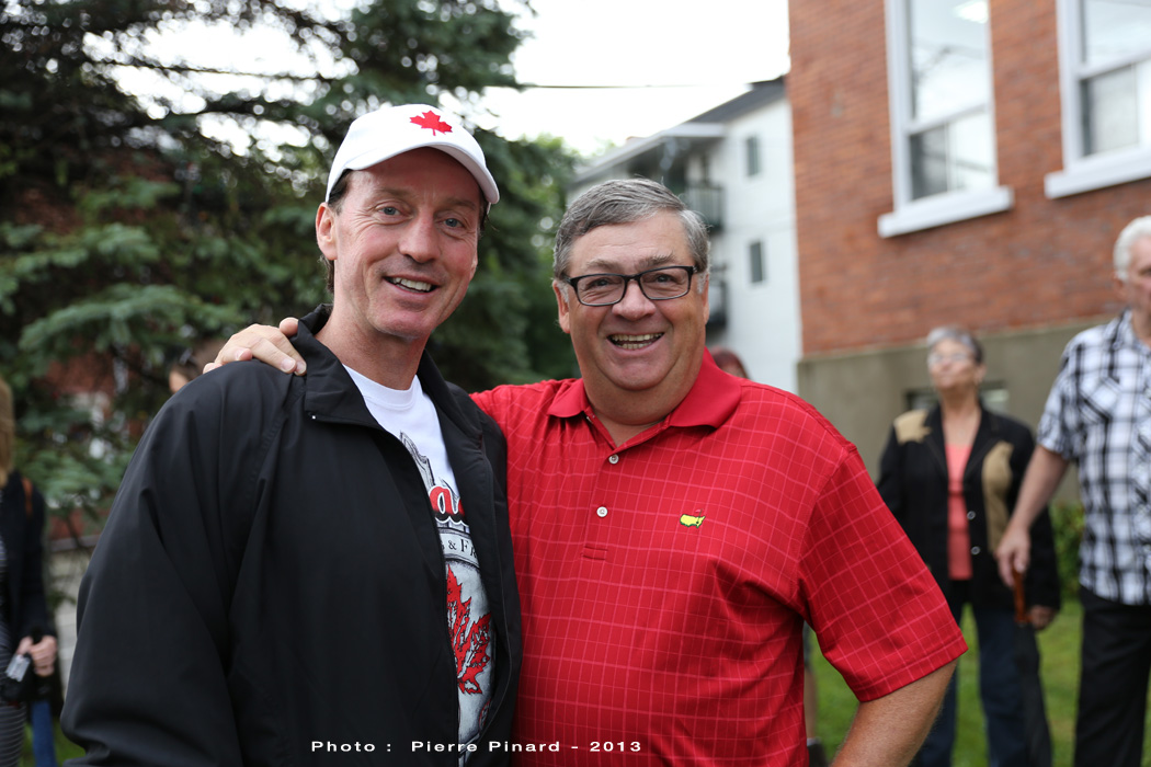 Marc Fortier portait la flamme des jeux du Canada à Windsor