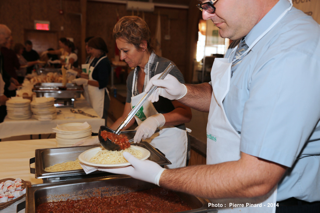 Souper au spaghetti Desjardins-Chevaliers 2014