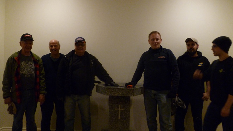 Déménagement des nouveaux bancs de l’Église/25 novembre-14