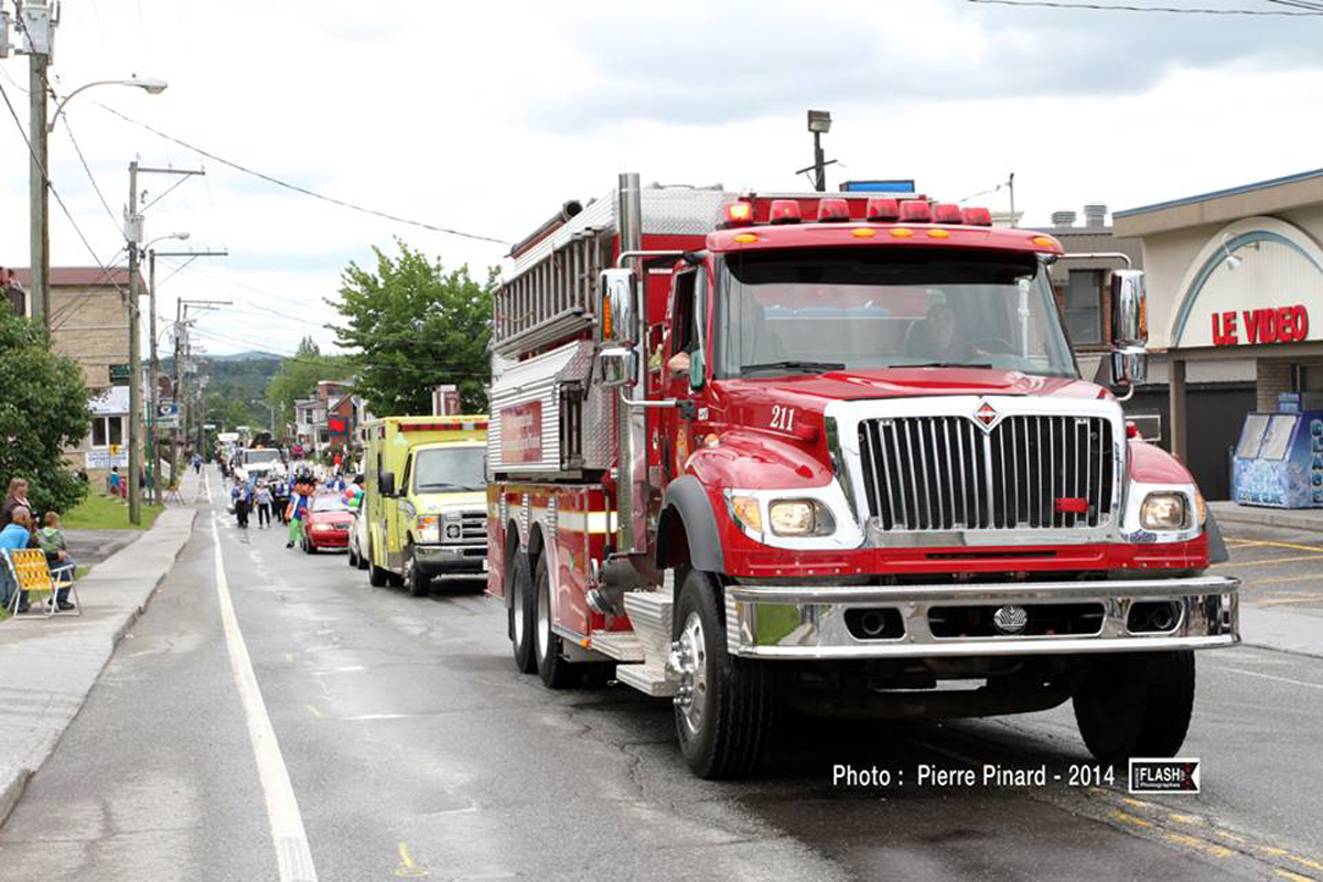 Parade du du Festival du papier 2014