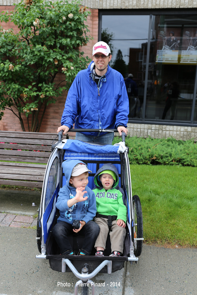 Parade du du festival du papier 2014