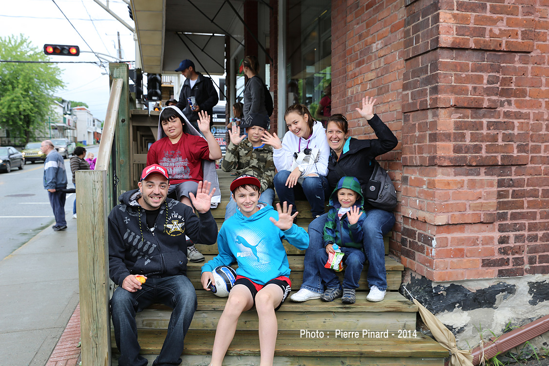 Parade du du Festival du papier 2014