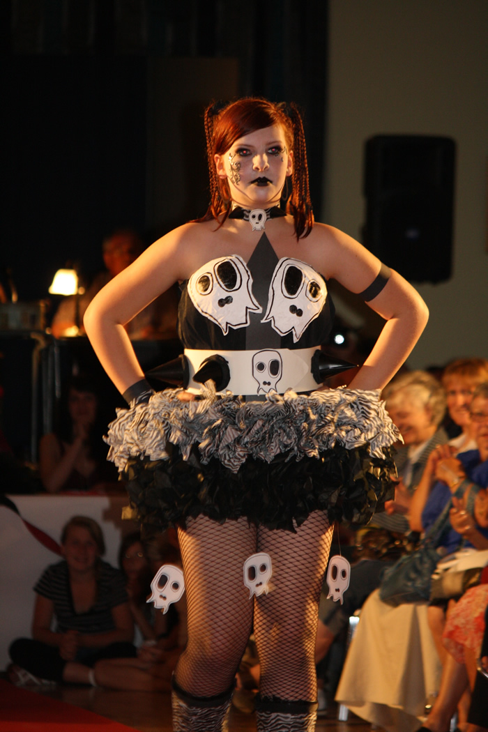 Parade de mode du Festival du Papier