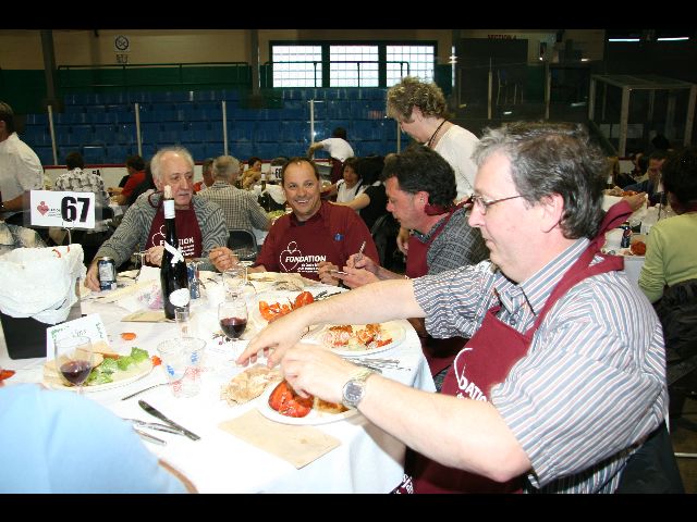 1000 personnes au souper au homard de la Fondation