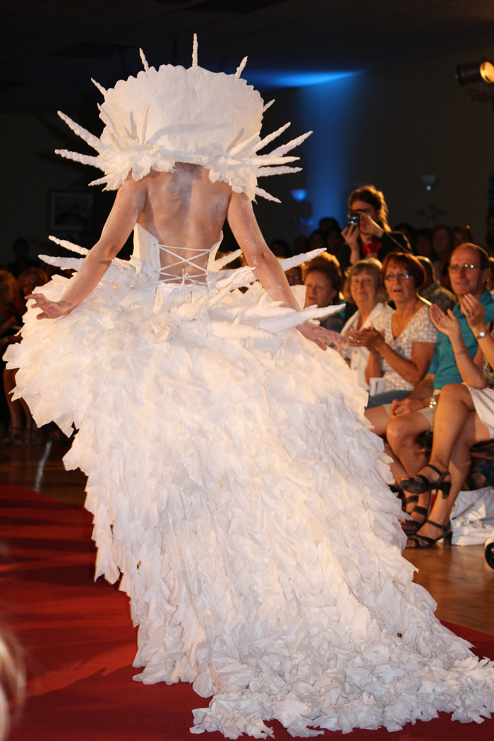 Parade de mode du Festival du Papier