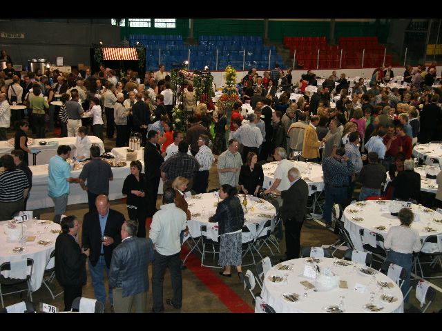 1000 personnes au souper au homard de la Fondation