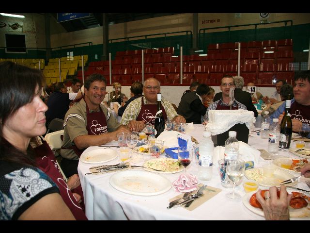 1000 personnes au souper au homard de la Fondation