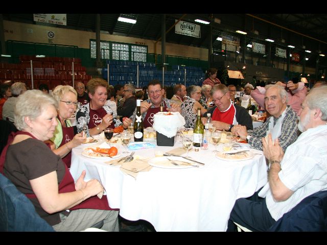 1000 personnes au souper au homard de la Fondation