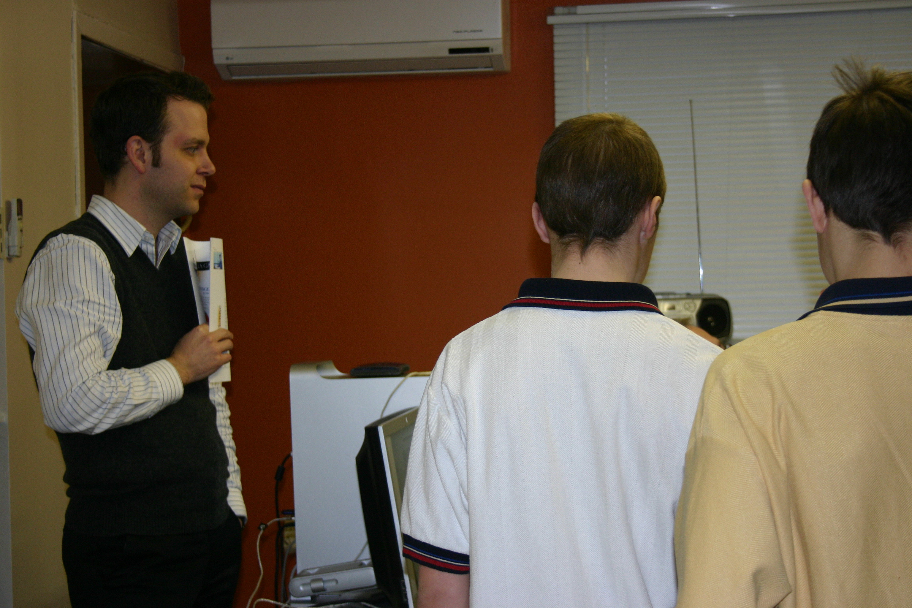 Visite du journal l'étincelle