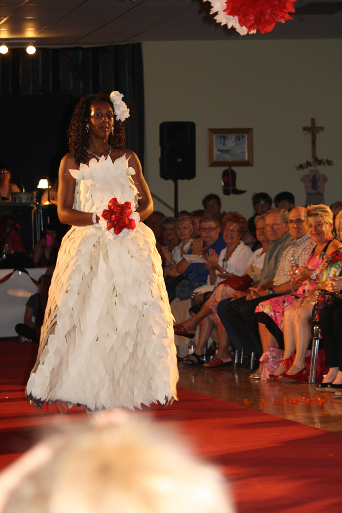 Parade de mode du Festival du Papier