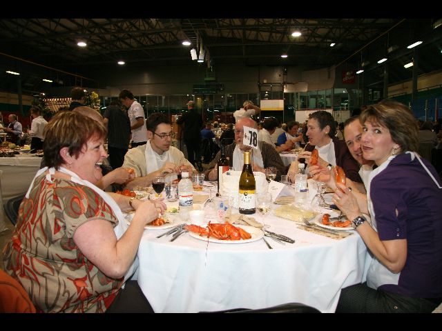 1000 personnes au souper au homard de la Fondation