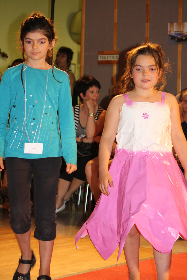 Parade de mode du Festival du Papier