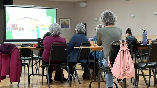 Une quarantaine de personnes discutent d’autonomie alimentaire