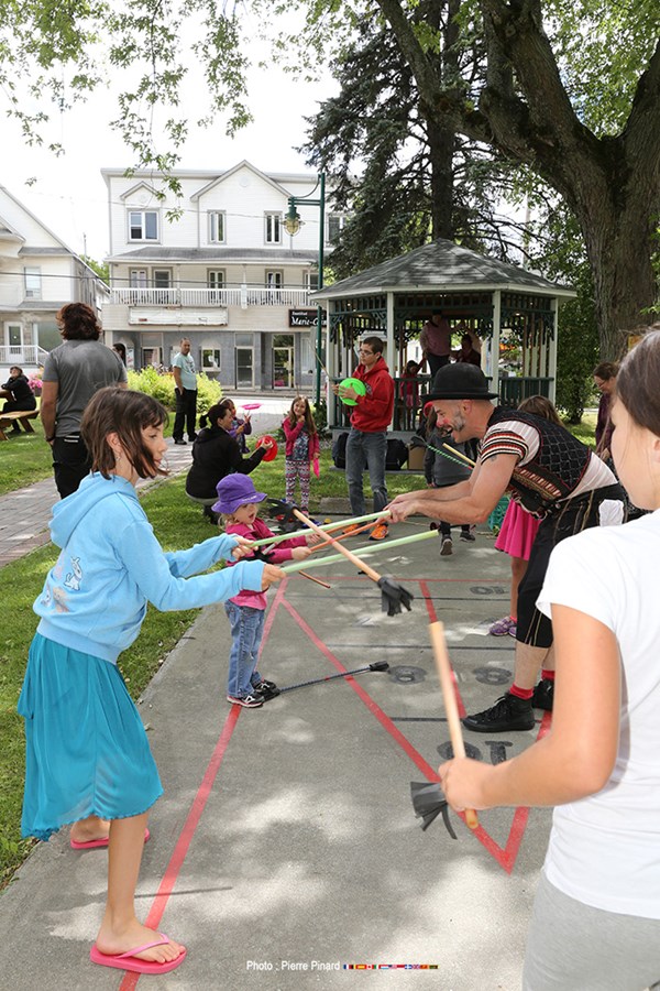 Animation de cirque au parc du Centenaire
