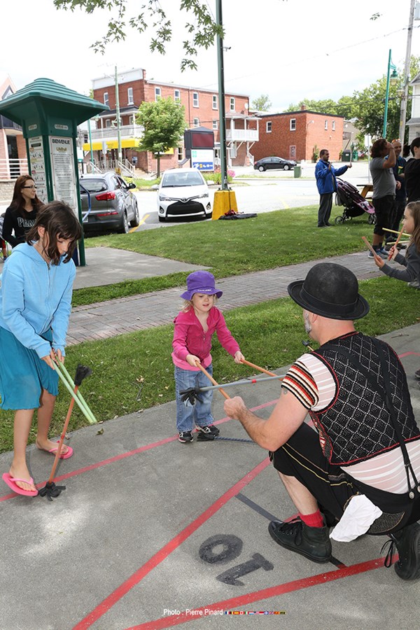 Animation de cirque au parc du Centenaire